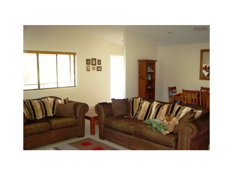 14 Endeavour Drive, Cooloola Cove QLD 4580