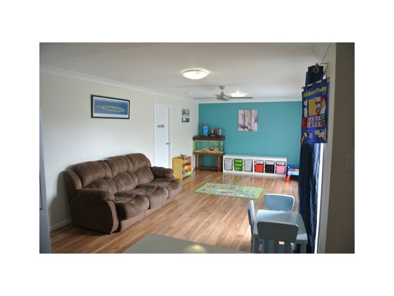 4 Aqua Place, Tin Can Bay QLD 4580