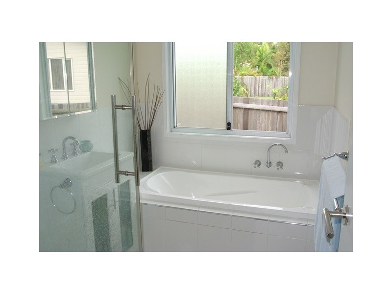 4 Aqua Place, Tin Can Bay QLD 4580