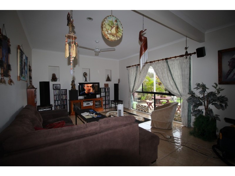 33 Creekside Esplanade, Cooloola Cove QLD 4580