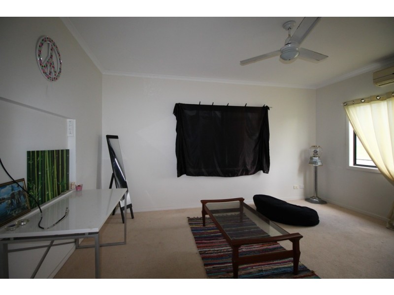 33 Creekside Esplanade, Cooloola Cove QLD 4580