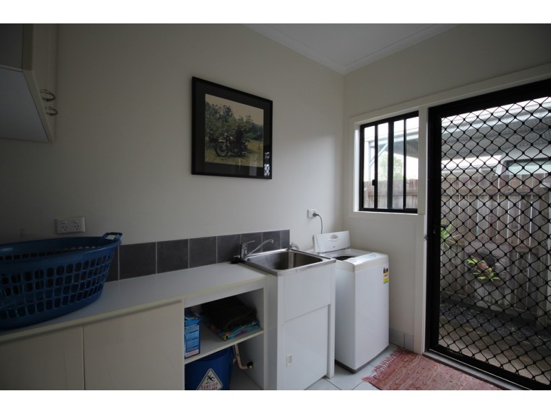 33 Creekside Esplanade, Cooloola Cove QLD 4580