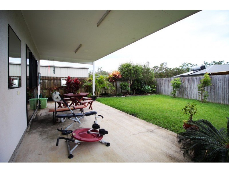 33 Creekside Esplanade, Cooloola Cove QLD 4580