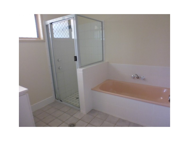 2 Essex Court, Cooloola Cove QLD 4580