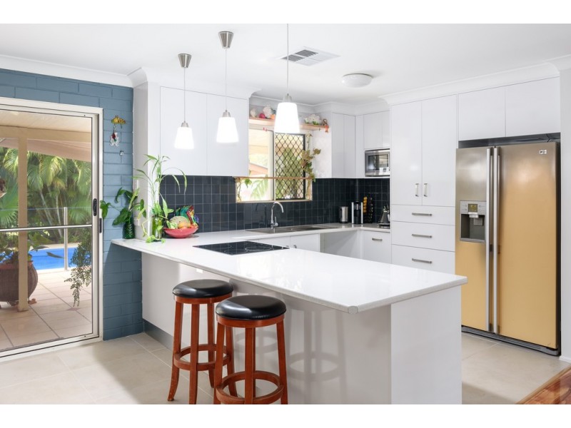 67 Golden Hind Avenue, Cooloola Cove QLD 4580