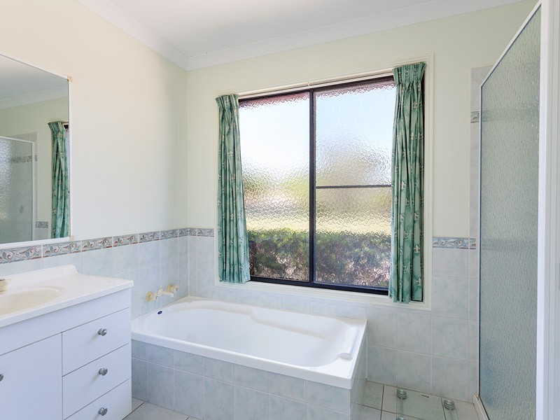 17 Discovery Drive, Cooloola Cove QLD 4580