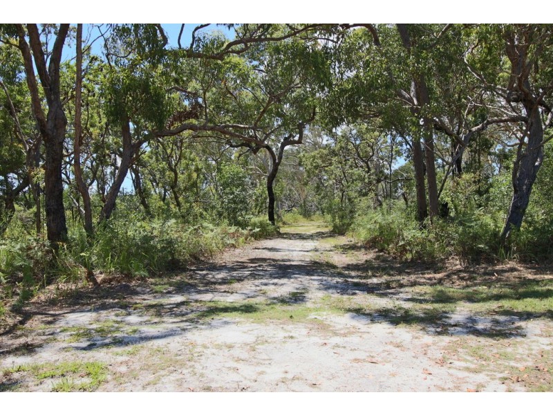 211 Tin Can Bay Road, Tin Can Bay QLD 4580