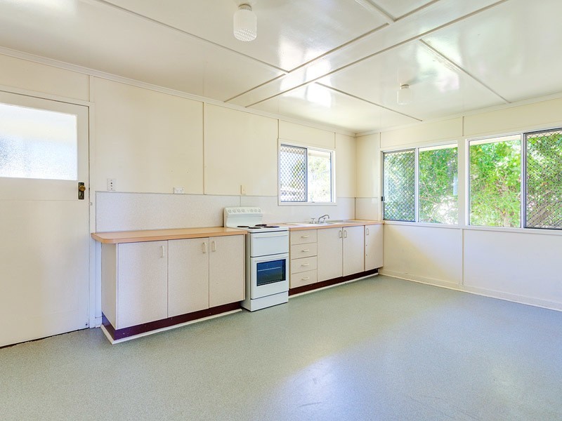 11 Tailor Street, Tin Can Bay QLD 4580