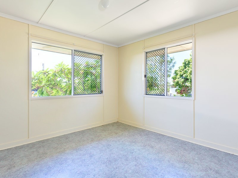 11 Tailor Street, Tin Can Bay QLD 4580