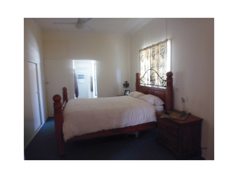 8 Oyster Parade, Tin Can Bay QLD 4580