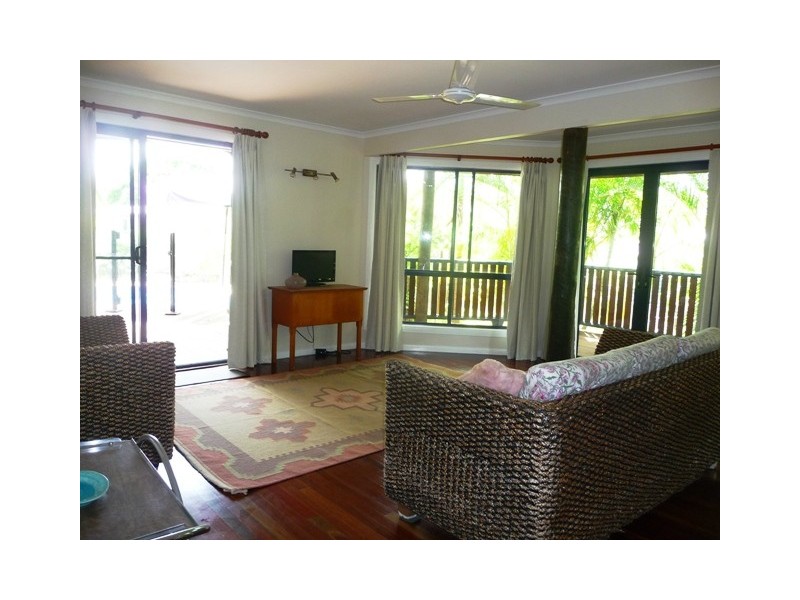 4 Nina Court, Cooloola Cove QLD 4580