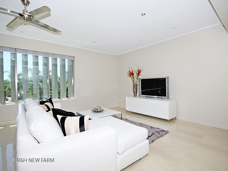 2/18 Moray Street, New Farm QLD 4005