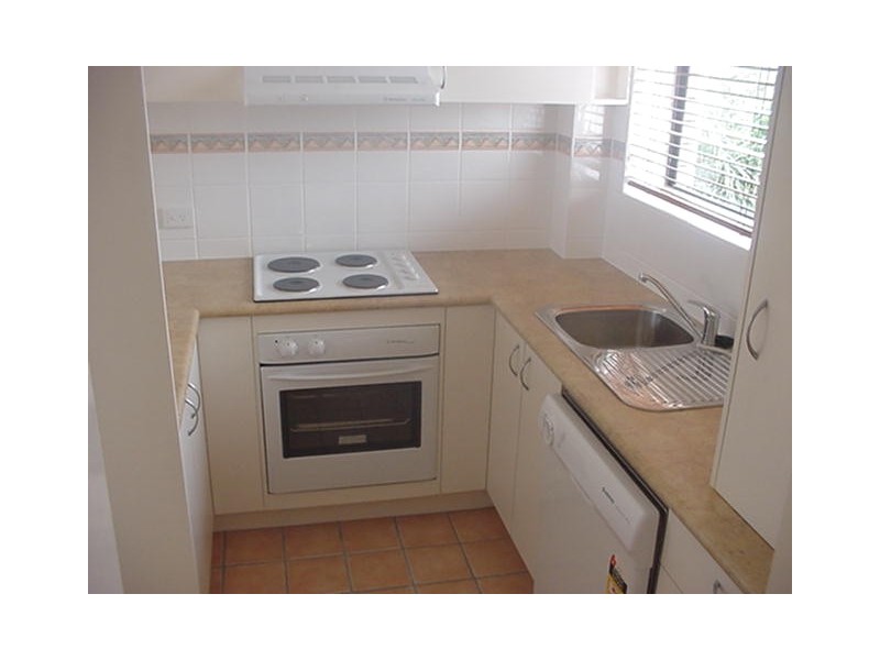 8/17 Llewllyn Street, New Farm QLD 4005