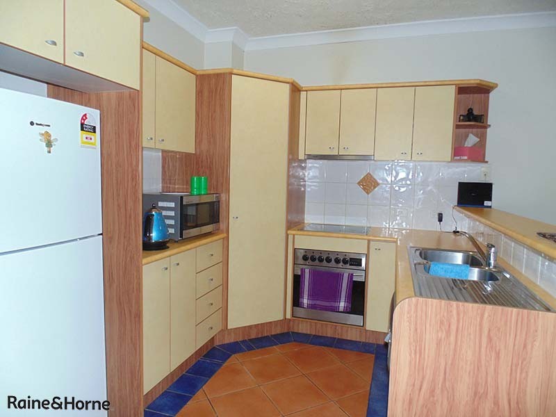 2/44 Riding Road, Hawthorne QLD 4171