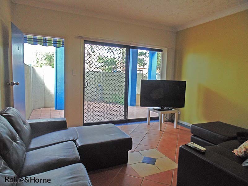 2/44 Riding Road, Hawthorne QLD 4171