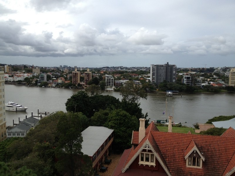 9 Castlebar Street, Kangaroo Point QLD 4169