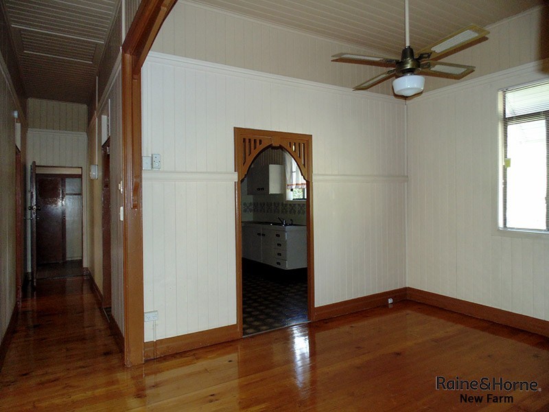 26 Heath Street, East Brisbane QLD 4169