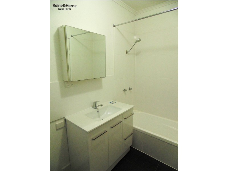 4/35  Shaw Street, Bardon QLD 4065