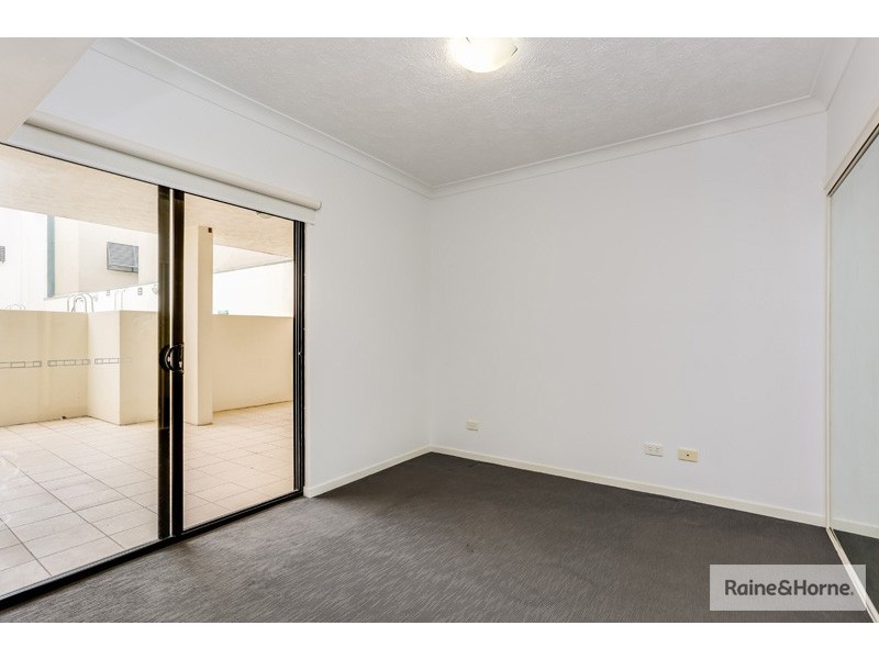 8/120  Commercial Road, Teneriffe QLD 4005
