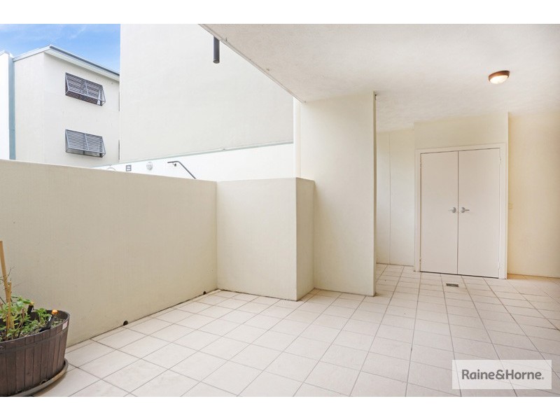 8/120  Commercial Road, Teneriffe QLD 4005