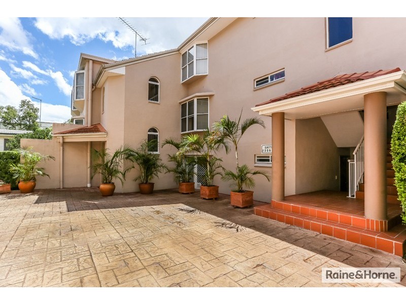 2/102 Langshaw Street, New Farm QLD 4005