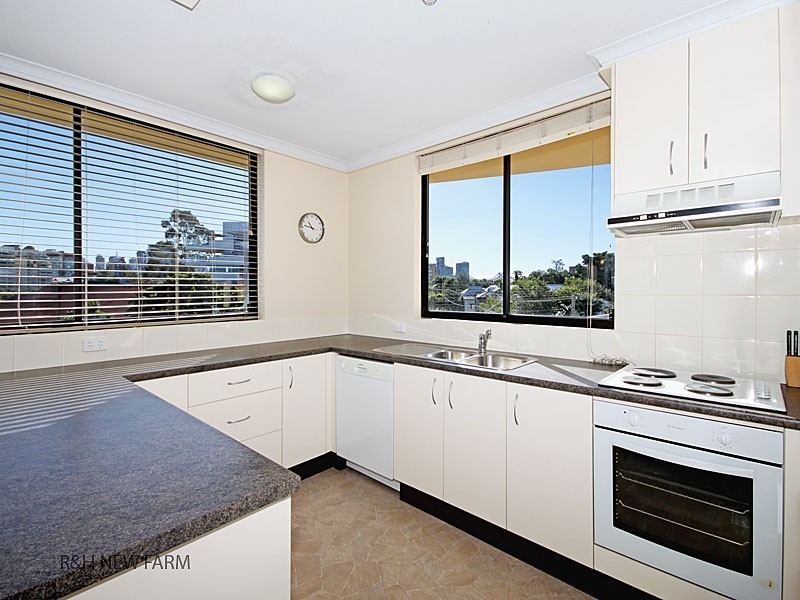 8/150 Oxlade Drive, New Farm QLD 4005