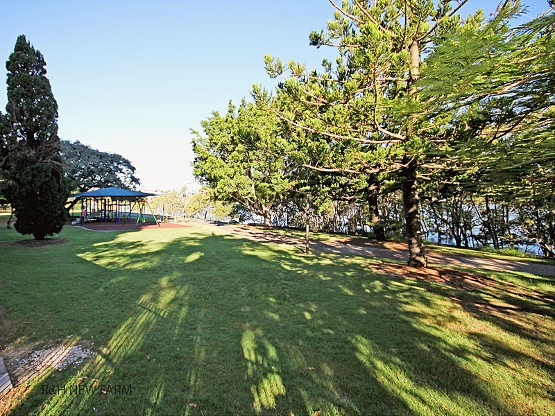 8/150 Oxlade Drive, New Farm QLD 4005