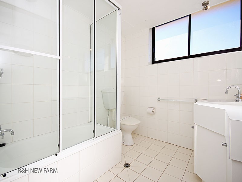 8/150 Oxlade Drive, New Farm QLD 4005