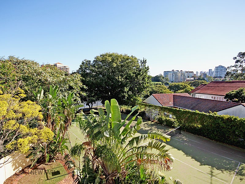 8/150 Oxlade Drive, New Farm QLD 4005