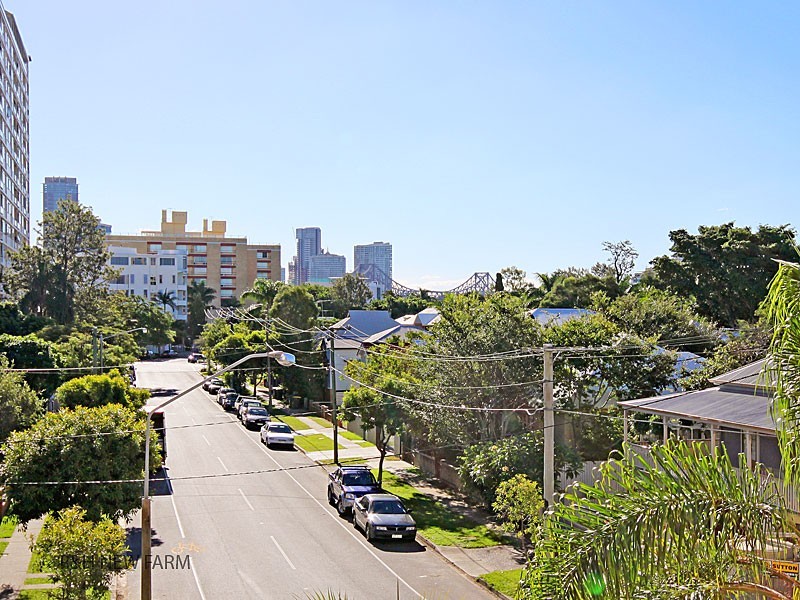 8/150 Oxlade Drive, New Farm QLD 4005