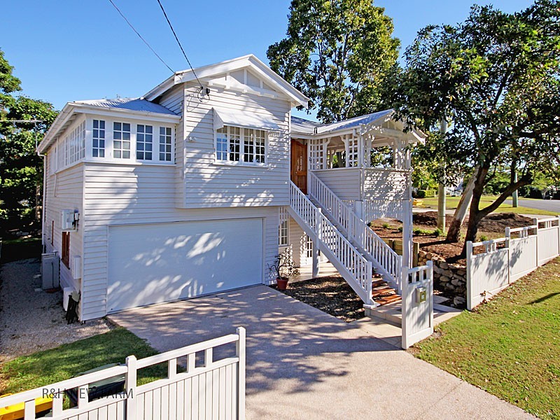 10 Dorrington Drive, Ashgrove QLD 4060