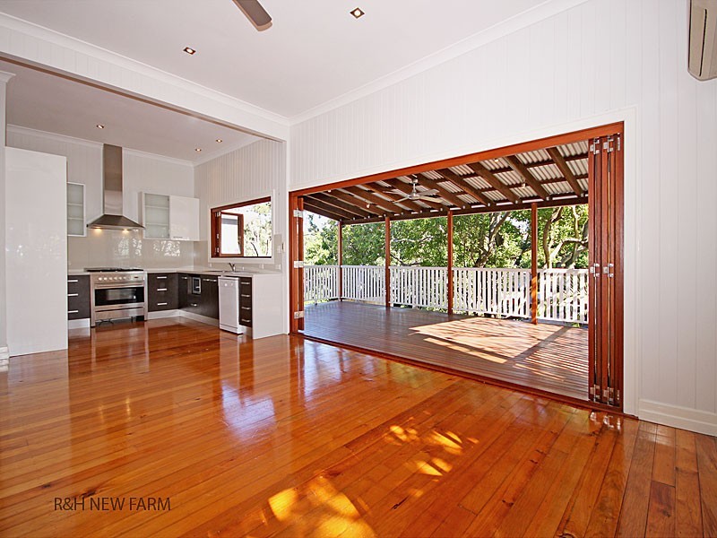 10 Dorrington Drive, Ashgrove QLD 4060