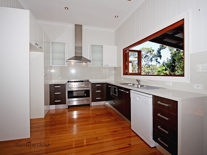 10 Dorrington Drive, Ashgrove QLD 4060