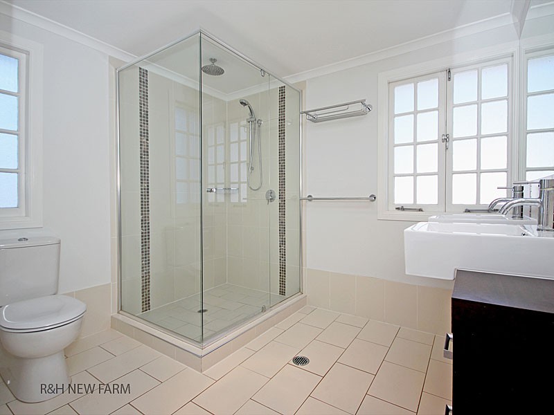 10 Dorrington Drive, Ashgrove QLD 4060