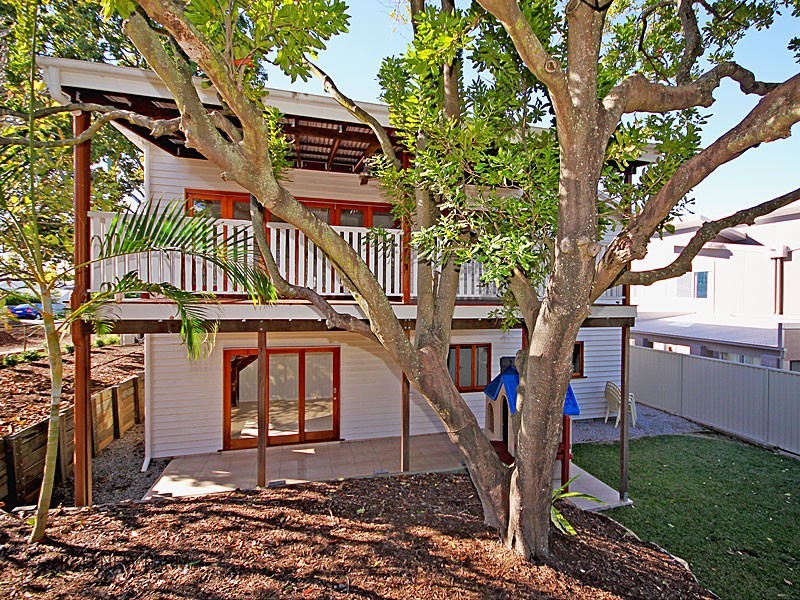 10 Dorrington Drive, Ashgrove QLD 4060