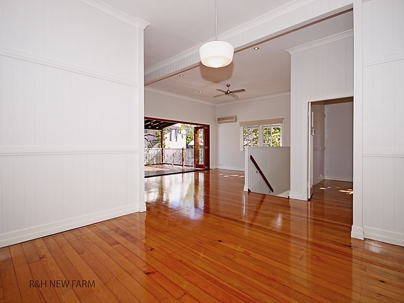 10 Dorrington Drive, Ashgrove QLD 4060