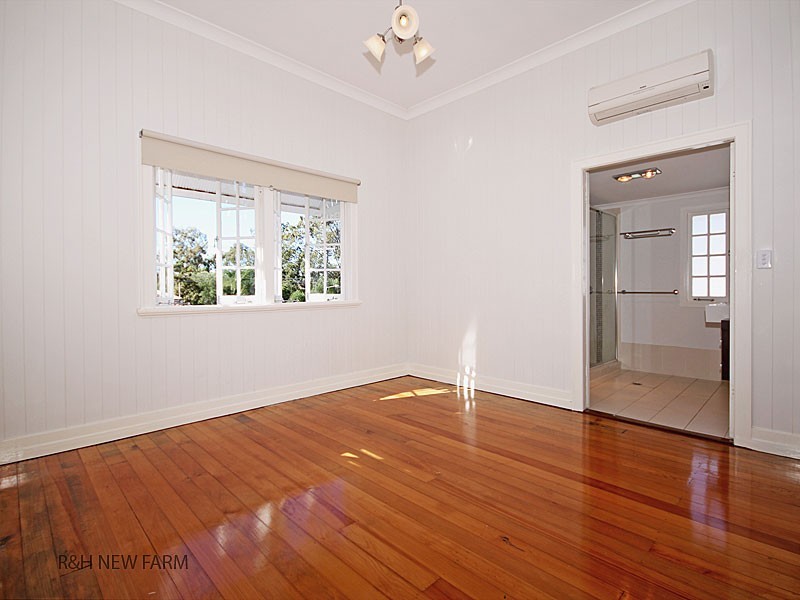 10 Dorrington Drive, Ashgrove QLD 4060