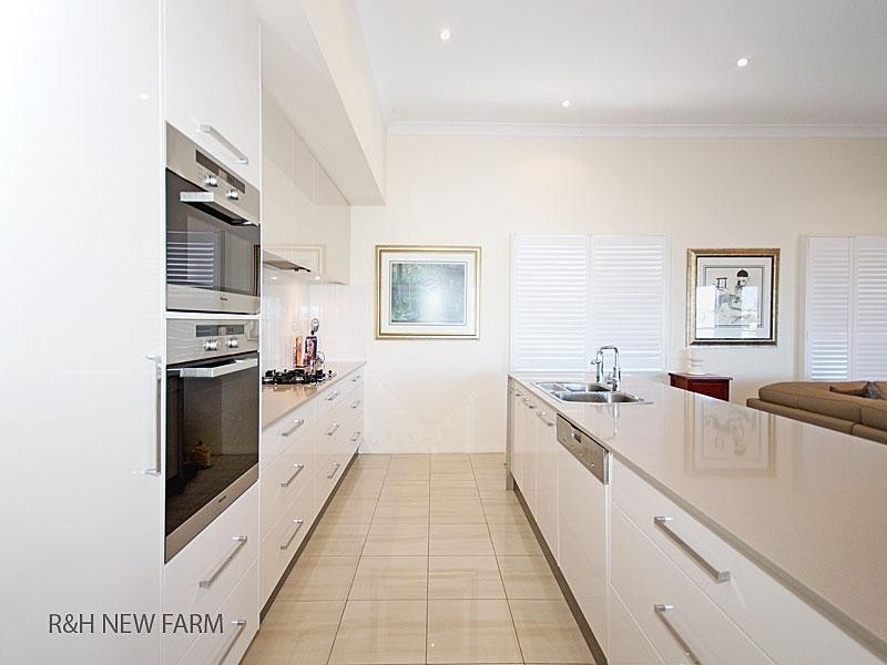 85 Hillside Crescent, Hamilton QLD 4007