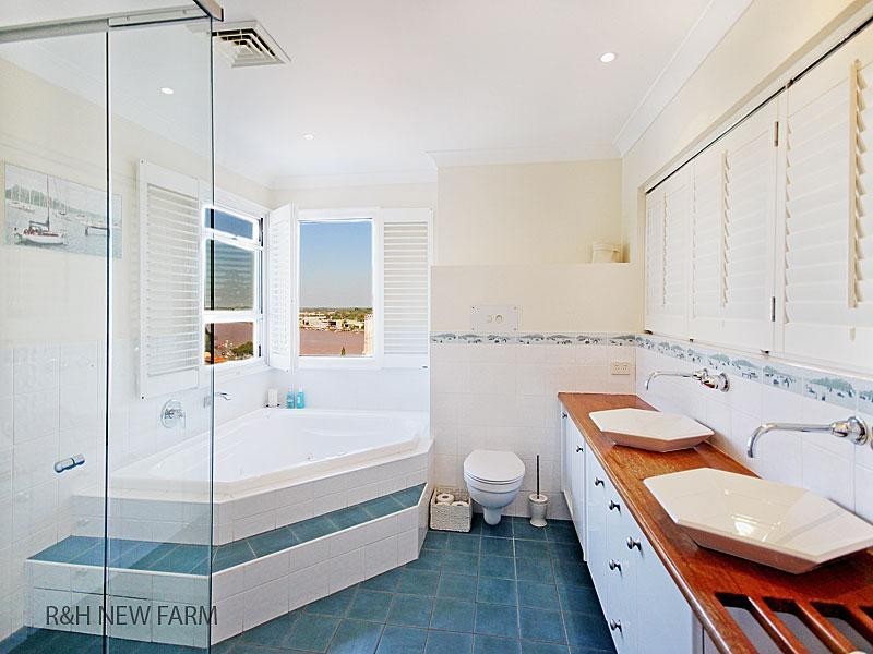 85 Hillside Crescent, Hamilton QLD 4007
