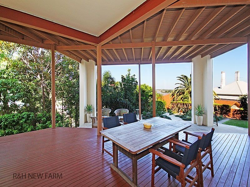 85 Hillside Crescent, Hamilton QLD 4007