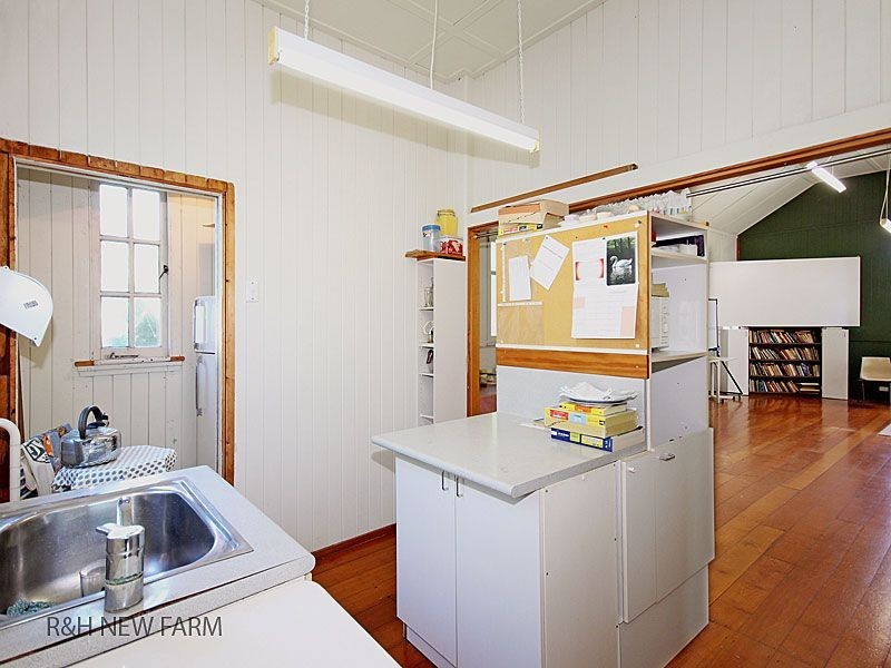 8 Thorne Street, Windsor QLD 4030