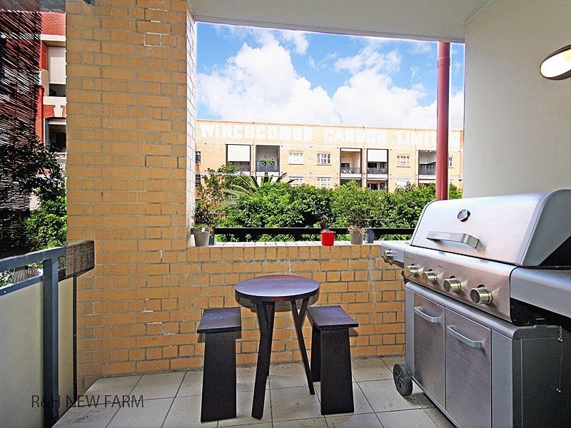 165/8  Dath Street, Teneriffe QLD 4005