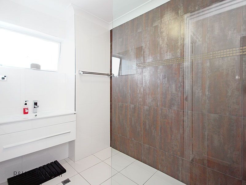 5/6 Fifth Avenue, Coorparoo QLD 4151