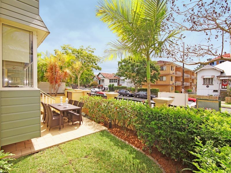 2/925 Brunswick Street, New Farm QLD 4005