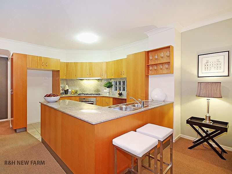 8/37 Moray Street, New Farm QLD 4005