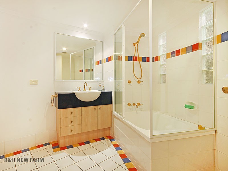 16/68 Beeston Street, Teneriffe QLD 4005