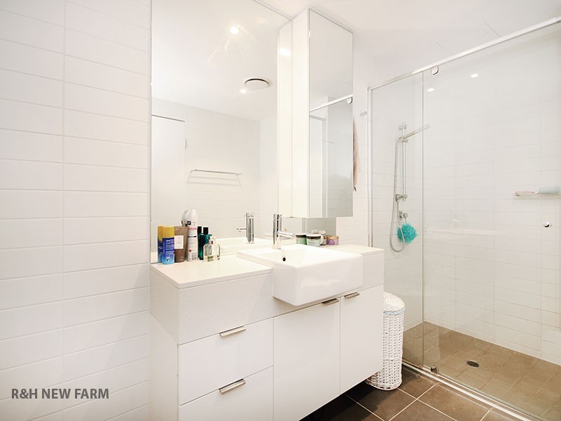 202/10 Pidgeon Close, West End QLD 4101