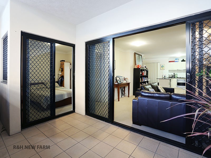 1/120 COMMERCIAL ROAD, Teneriffe QLD 4005