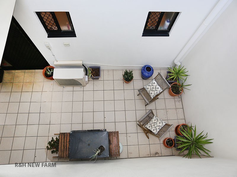 1/120 COMMERCIAL ROAD, Teneriffe QLD 4005