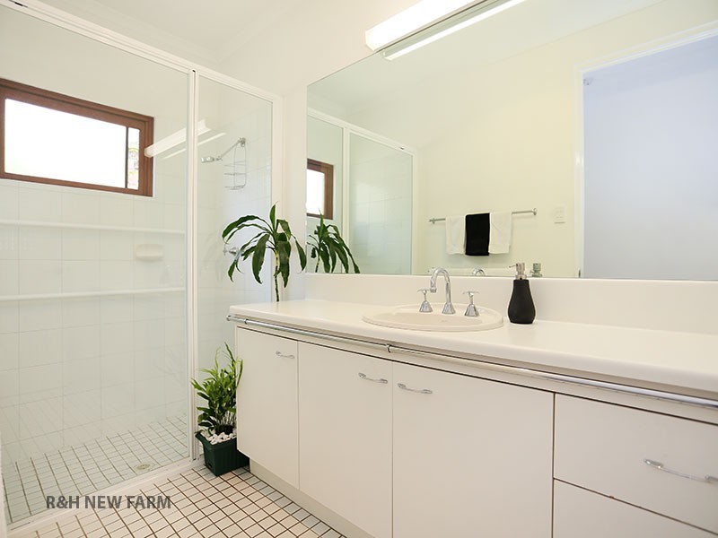 41 Steptoe Street, Chapel Hill QLD 4069